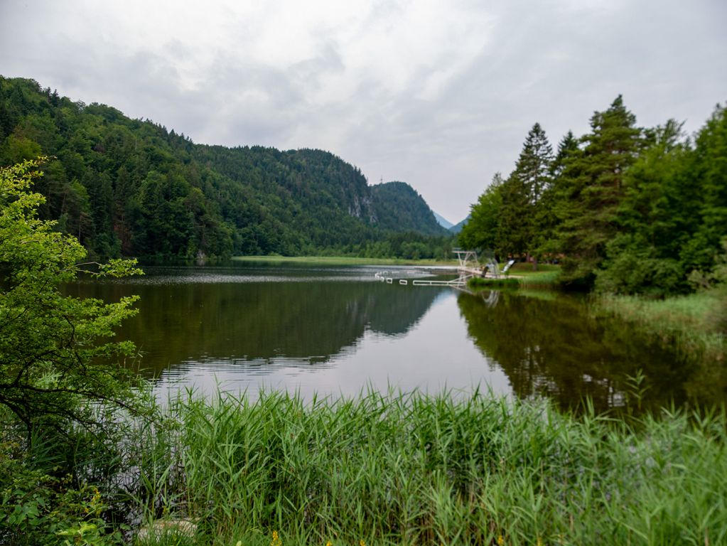 Freibad Obersee Füssen - Panoramaaufnahme Obersee. Leider mit defektem Objektiv, was sich in dieser Aufnahme wieder gut niedergeschlagen hat. - © alpintreff.de / christian Schön