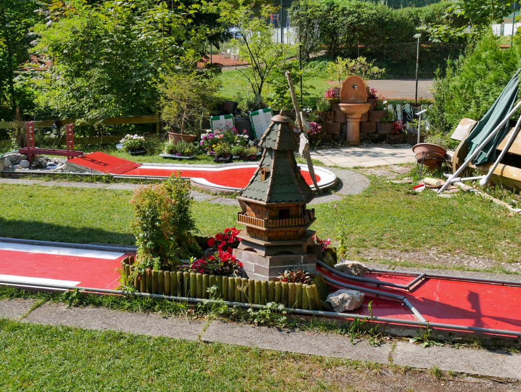 Minigolf - Im Ortsteil Bad Faulenbach befindet sich eine liebevoll gestaltete und etwas außergewöhnliche Minigolfbahn. - © alpintreff.de - Christian Schön
