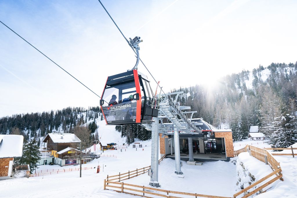 Bergstation - Gondelbahn Galsterbergalm - Nicht irritieren lassen: Das ist die Bergstation. Bei der Ausfahrt geht es allerdings erstmal ein Stück hoch. - © Josh Absenger