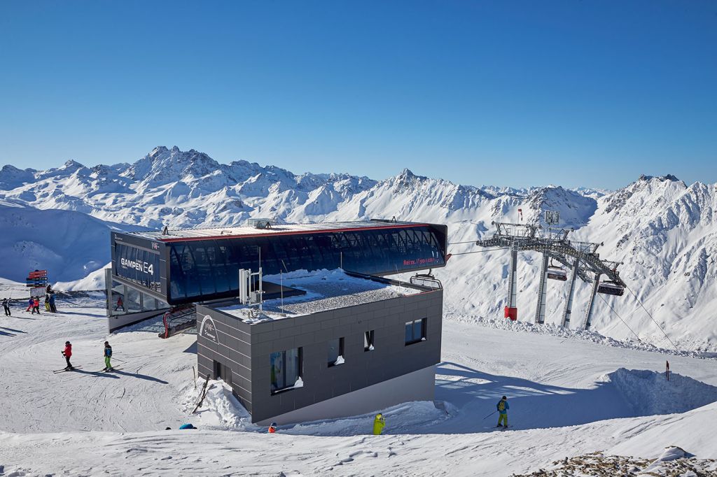 Gampenbahn in Ischgl - Bergstation - Und auf diesem Bild die Bergstation erstmal so, dass man sie auch sehen kann. - © TVB Paznaun - Ischgl Gampenbahn in Ischgl - Bergstation - Und auf diesem Bild die Bergstation erstmal so, dass man sie auch sehen kann. - © TVB Paznaun - Ischgl