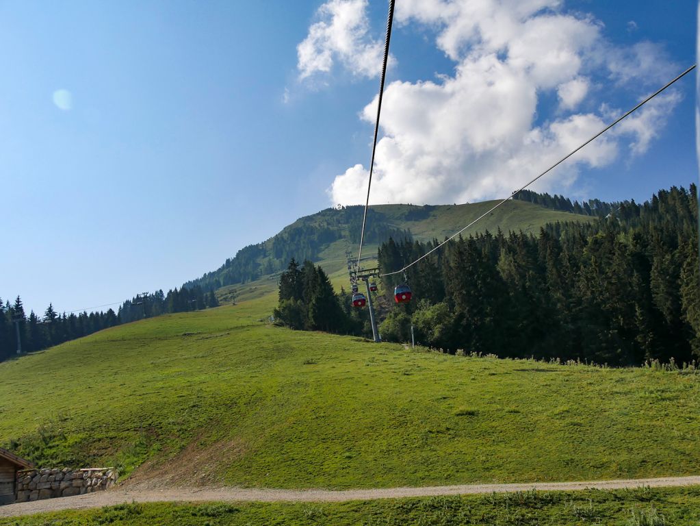 Gondelbahn Hohe Salve - Blick zum Gipfel der Hohen Salve - © alpintreff.de / christian schön