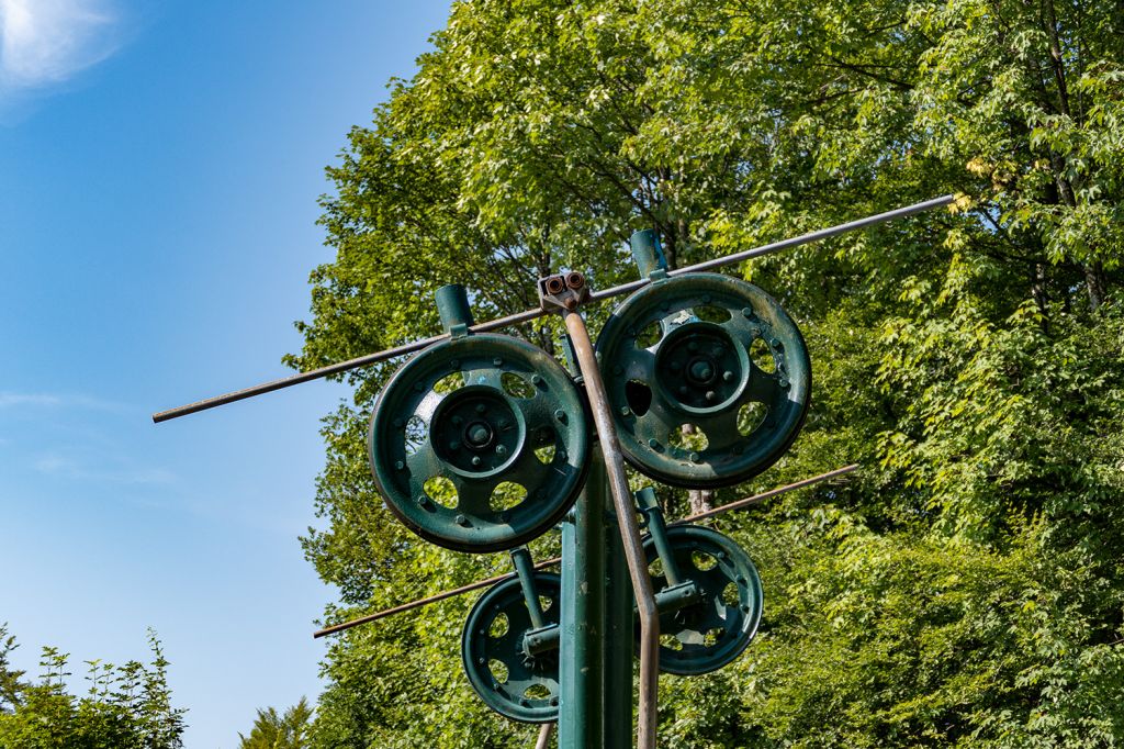 Herzogstandbahn am Walchensee - Besonders bei den Stützenrollen kommen alte Erinnerungen auf. - © alpintreff.de / christian Schön Herzogstandbahn am Walchensee - Besonders bei den Stützenrollen kommen alte Erinnerungen auf. - © alpintreff.de / christian Schön