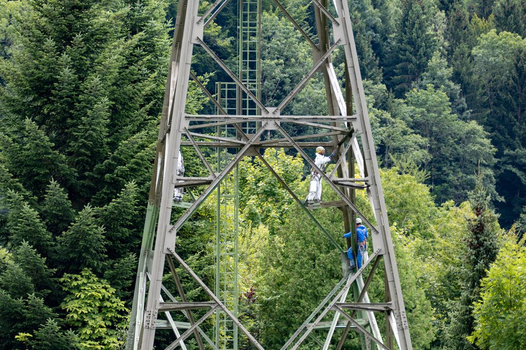 Streckenlänge Hochfelln-Seilbahn - Die Streckenlänge der Großkabinen-Pendelbahn beträgt 3.410 Meter. Während der ungefähr 6-minütigen Fahrt überwindest Du annähernd 500 Höhenmeter. - © alpintreff.de - Christian Schön