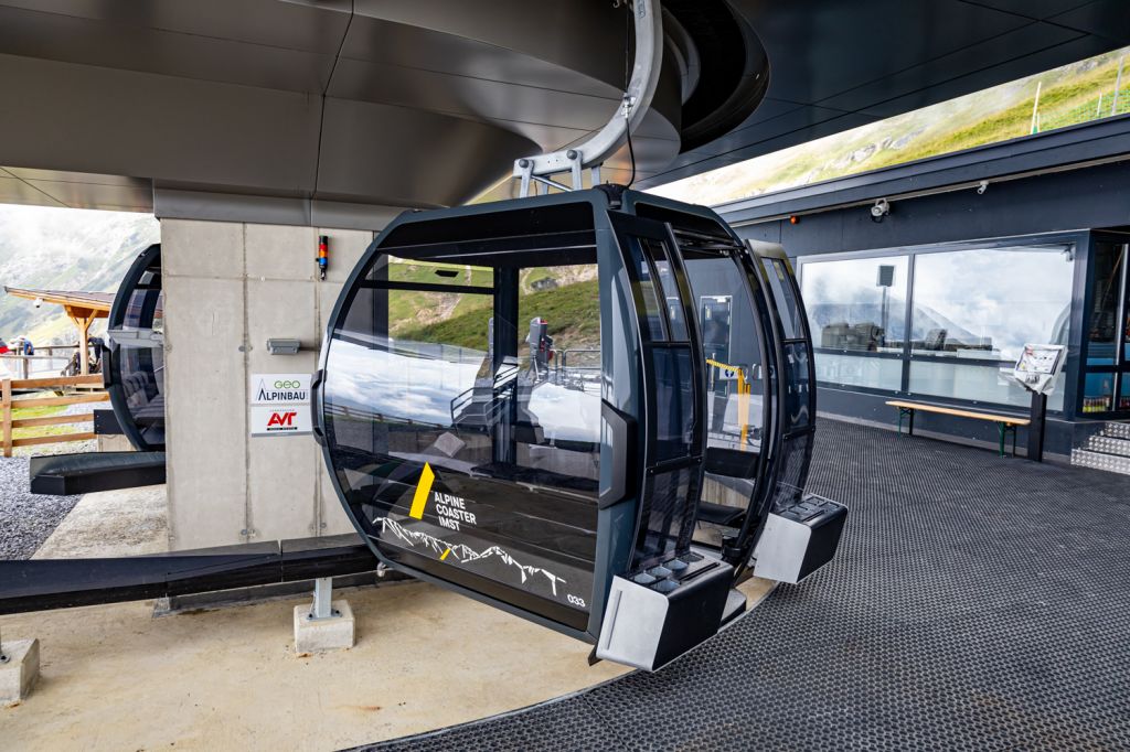 Alpjoch-Bahn - Imst - Hoch-Imst - Bilder - Die neue Bahn von Doppelmayr trägt zum unkomplizierten Sommer- und Winterbetrieb bei. - © alpintreff.de - Christian Schön Alpjoch-Bahn - Imst - Hoch-Imst - Bilder - Die neue Bahn von Doppelmayr trägt zum unkomplizierten Sommer- und Winterbetrieb bei. - © alpintreff.de - Christian Schön