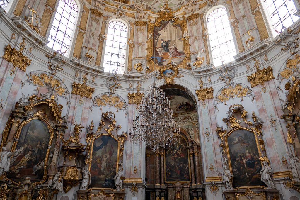 Kloster Ettal - Klosterbasilika - Prachvoll das Innere. Ein Besuch lohnt in jedem Fall. - © alpintreff.de / christian Schön Kloster Ettal - Klosterbasilika - Prachvoll das Innere. Ein Besuch lohnt in jedem Fall. - © alpintreff.de / christian Schön