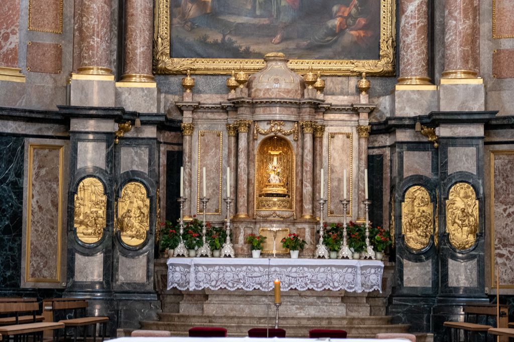 Kloster Ettal - Klosterbasilika - Altar der Klosterbasilika - © alpintreff.de / christian Schön Kloster Ettal - Klosterbasilika - Altar der Klosterbasilika - © alpintreff.de / christian Schön