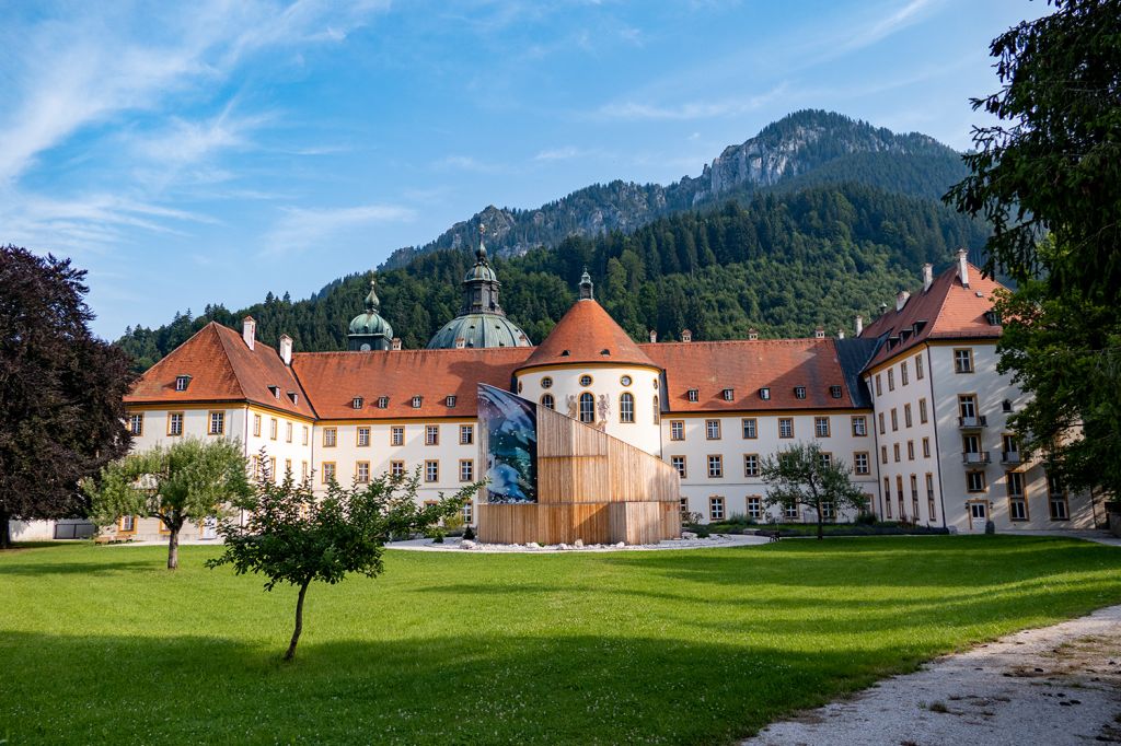 Kloster Ettal - Dieser Bereich des Klostergartens ist nicht zugänglich. - © alpintreff.de / christian Schön