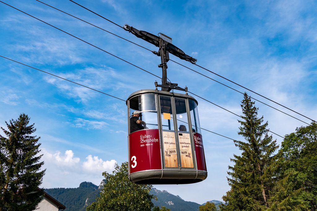 Laber Bergbahn Oberammergau - Die Talstation der Bahn liegt auf 900 m, die Bergstation auf 1684 m. - © alpintreff.de / christian Schön