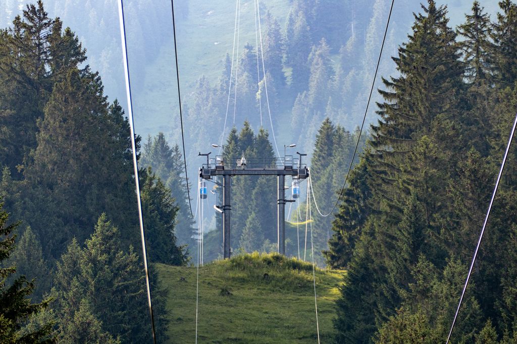 Laber Bergbahn Oberammergau - Trasse der Laber Bergbahn. Die Stützen sind noch recht einmalige Konstruktionen. - © alpintreff.de / christian Schön