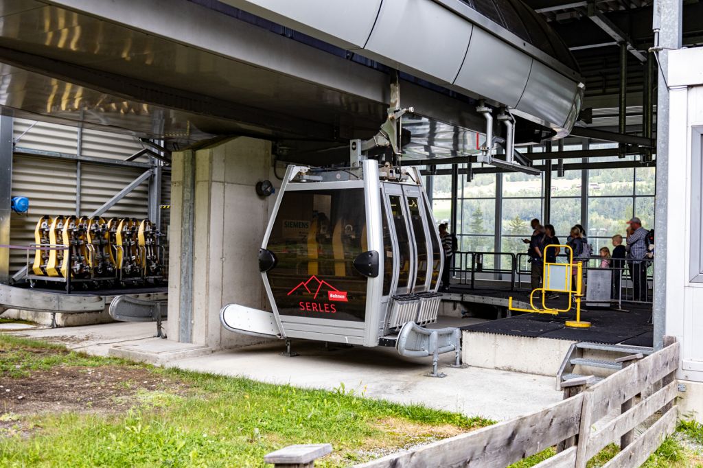 Serlesbahn - Mieders - Bilder - Gondeln - In eine Gondel passen acht Personen. - © alpintreff.de - Christian Schön