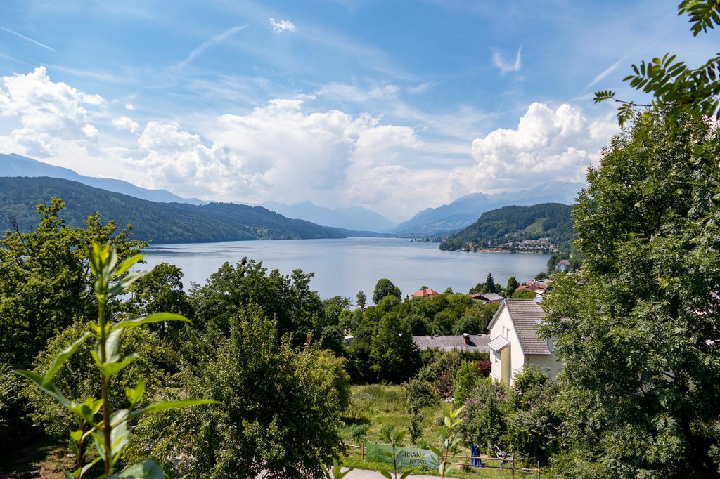 Millstätter See - Weiter am See entlang kommt man via Pesenthein nach Dellach. Hier gibt es den kleinen "Fischimbiss im Garten", in dem diese Aufnahme entstand. - © alpintreff.de / christian Schön