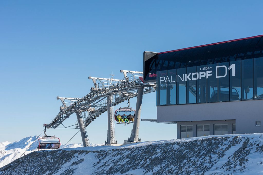 Palinkopfbahn in Ischgl - Vom Höllkar aus auf den Palinkopf geht es seit 2017 mit der 6er Sesselbahn Palinkopf etwas komfortabler als früher. - © TVB Paznaun - Ischgl