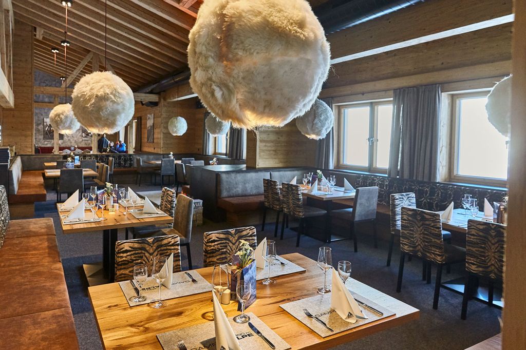 Gampenalpe - Bergrestaurant in Ischgl - Nur einen Skischwung neben der Talstation der neuen Gampenbahn liegt das Restaurant Gampenalpe. - © TVB Paznaun - Ischgl