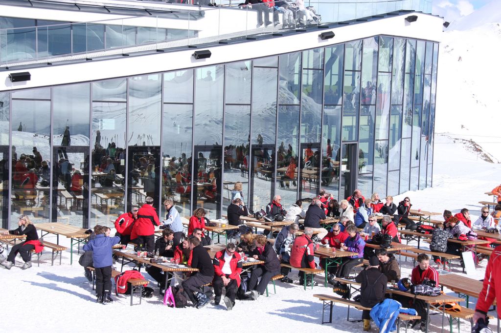 Restaurant Salaas - Samnaun - Ischgl - Die Sonnenterrasse - immer cool. - © TVB Paznaun - Ischgl