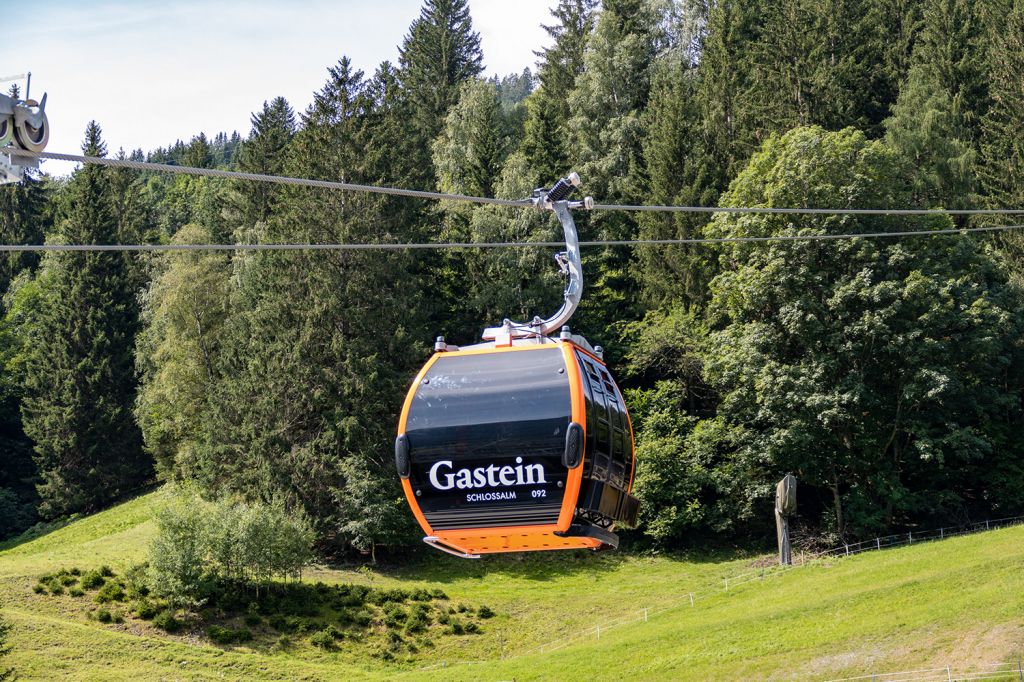 Schlossalmbahn Bad Hofgastein - Wie schon am Stubnerkogel ist die Bahn komplett in Orange gehalten. - © alpintreff.de / christian Schön