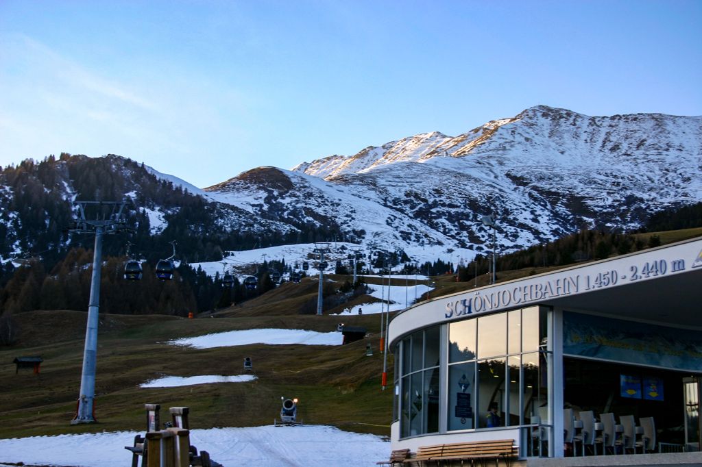 Schönjochbahn & Möseralmbahn in Fiss - Zum Abschluss noch ein Panorama mit der Talstation der Schönjochbahn und der Möseralmbahn. - © alpintreff.de / christian schön