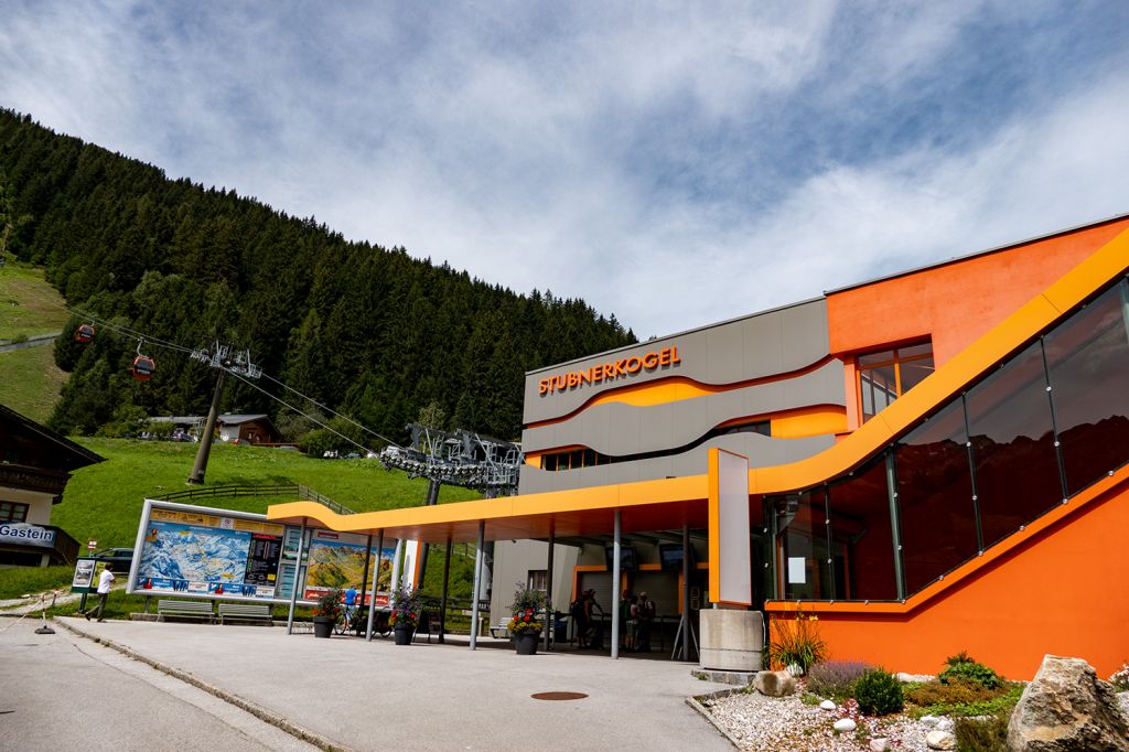 Stubnerkogelbahn Bad Gastein - Die neue Stubnerkogelbahn wurde 2009 gebaut. Wie seit den Anfängen der Bahn führt sie in zwei Sektionen zum Stubnerkogel. - © alpintreff.de / christian Schön