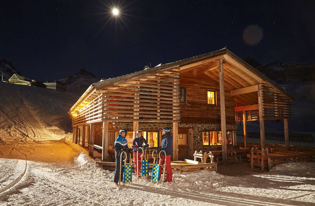 Restaurant Vider Alp Ischgl - An der Vider Alp startet auch die Rodelbahn. Zweimal in der Woche ist Nachtrodeln - dann ist auch spät am Abend noch geöffnet. - © TVB Paznaun - Ischgl Restaurant Vider Alp Ischgl - An der Vider Alp startet auch die Rodelbahn. Zweimal in der Woche ist Nachtrodeln - dann ist auch spät am Abend noch geöffnet. - © TVB Paznaun - Ischgl