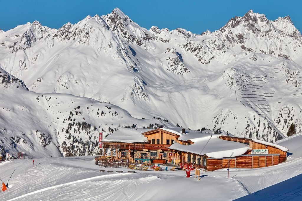 Restaurant Vider Alp Ischgl - Die Abfahrt zur Höllbodenbahn führt direkt an der Alp vorbei. - © TVB Paznaun - Ischgl