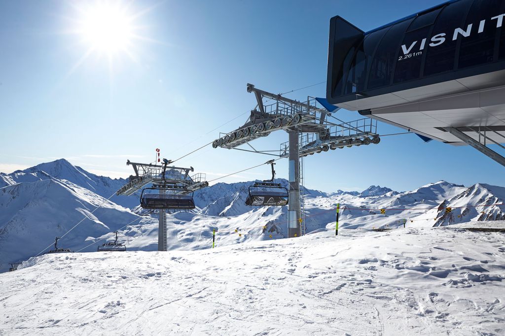 Visnitzbahn - Bergstation - Die neue 8er Sesselbahn Visnitz ist seit der Saison 2019/20 ein weiteres Sesselbahn-Highlight auf der Alp Trida. - © TVB Paznaun - Ischgl