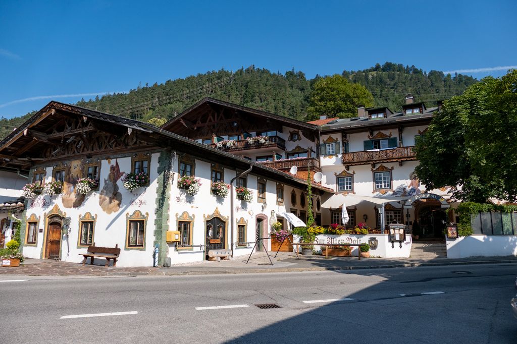 Wallgau - Wobei stehen geblieben ja heute nicht immer negativ ist. So ein Kleinod wie das Hotel Post in Wallgau woanders oft nur noch schwer zu finden. - © alpintreff.de / christian Schön