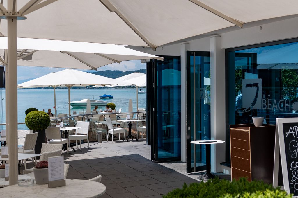 Der Wörthersee - Die Jilly Beach Bar in Pörtschach - © alpintreff.de / christian Schön Der Wörthersee - Die Jilly Beach Bar in Pörtschach - © alpintreff.de / christian Schön