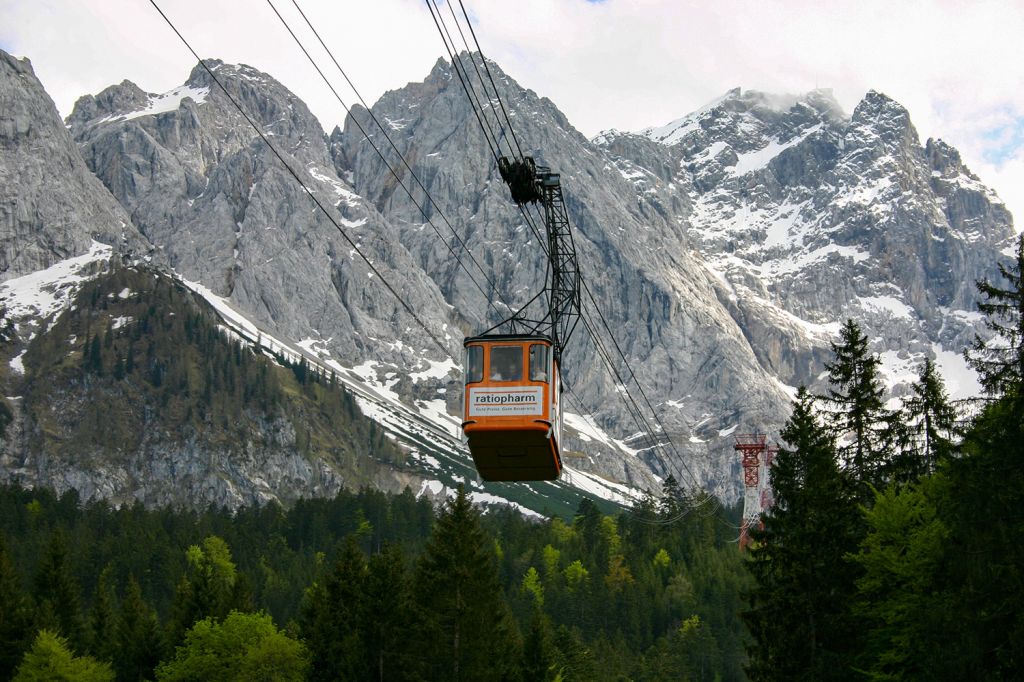 Eibsee-Seilbahn im Sommer - Noch ein paar Winterbilder der Eibsee-Seilbahn in GrainauUnd jetzt ein paar Sommerbilder der Eibsee-Seilbahn in Grainau - © alpintreff.de / christian schön Eibsee-Seilbahn im Sommer - Noch ein paar Winterbilder der Eibsee-Seilbahn in GrainauUnd jetzt ein paar Sommerbilder der Eibsee-Seilbahn in Grainau - © alpintreff.de / christian schön