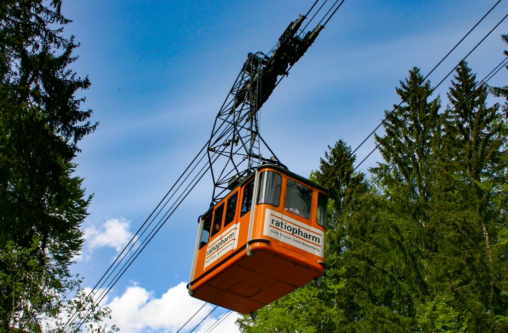 Kabine der Eibsee-Seilbahn - So haben wir sie seit Kindertagen in Erinnerung: Die Kabine der Eibsee-Seilbahn. - © alpintreff.de / christian schön