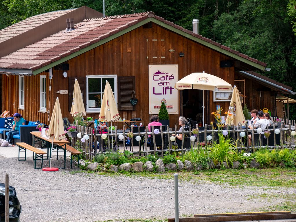 Hornbahn Bad Hindelang - Im Cafe am Lift kann man direkt an der Talstation einkehren. Es ist allerdings relativ klein. - © alpintreff.de / christian Schön