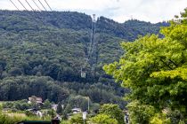 Stattdessen führt heute eine Großkabinen Seilbahn mit Gondeln für 60 Personen auf den nur knapp 1.000 Meter hohen Grünberg.  • © alpintreff.de - Christian Schön