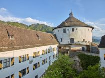 Majestätisch thront die Festung Kufstein über der gleichnamigen Stadt am grünen Inn. Als Wahrzeichen Kufsteins präsentiert sich die Josefsburg aufwendig saniert als kulturelles Highlight im Land Tirol und ist zugleich Denkmal bewegter Jahrhunderte.  • © TVB Kufsteinerland, Lolin