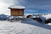 Die Bergstation der neuen Velilleckbahn wurde dabei direkt auf den Pardatschgrat gelegt, so dass zum Erreichen der Idalp im Winter keine weitere Verbindungsbahn notwendig ist.  • © Archiv TVB Paznaun-Ischgl