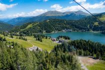 Aus der Bergbahn - Aus einer Gondel der Panoramabahn fotografiert. • © alpintreff.de - Silke Schön