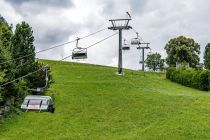 Die Zubringerbahnen Tauplitz 1 und Tauplitz 2 sind dei einzigen Anlagen auf der Tauplitzalm, die auch im Sommer geöffnet sind. Das herrliche Almgebiet ist damit aber auch zur warmen Jahreszeit direkt vom Tauplitzer Ortsrand aus bequem zu erreichen.  • © alpintreff.de - Christian Schön