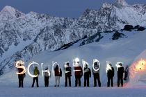Schneedorf - Igludorf - Skigebiet Hochoetz im Ötztal - Ein recht ungewöhnliches und eiskaltes Dorf findest Du im Ötztal.Und zwar ein Igludorf.  • © schneedorf.com