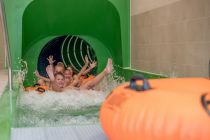 Aqua Dome - Längenfeld im Ötztal - Auch an die Kinder ist gedacht. In der Alpen Arche Noah wartet ein großes Schiff darauf, entdeckt zu werden. Der Wasser Fun Park bietet Rutschen, sowie Sound- und Lichtshows.  • © Aqua Dome