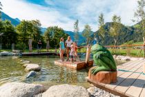 Im Märchenland - Er ist umgeben von Wiesen und liegt in unmittelbarer Nähe zur Zillerpromenade.  • © TVB Mayrhofen, Thomas Eberharter Photography