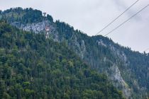 Die Feuerkogelseilbahn in Ebensee ist als einzige Anlage im Gebiet Feuerkogel ganzjährig in Betrieb.

Sie erschließt im Sommer ein Wandergebiet und für Mountainbiker gibt es eine „Downhill-Strecke“, wie das Sommerpanorama es nennt. Darüber hinaus gibt es zwei Paragleiter-Startplätze und einen Startplatz für Drachenflieger. Am Alberfeldkogel gibt es einen Klettersteig.  • © alpintreff.de - Christian Schön