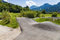 Trails im Bike Saloon - Ausprobieren kannst Du Dich zusätzlich auf den beiden Einsteiger-Trails: der Big Horn Trail ist sehr einfach und 472 Meter lang (Fahrbreite: 1 Meter), der Bad Lands Trail ist als "einfach" eingestuft und 204 Meter lang.  • © alpintreff.de - Silke Schön