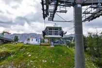 Nach einer ungefähr 4-minütigen Fahrt kommst Du an der Bergstation an. Sie liegt auf einer Seehöhe von 1.855 Metern. • © alpintreff.de - Christian Schön