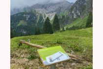 Aussichten - Gut zu wissen: Der Weg ist mit Kinderwagen nicht befahrbar. Tragen kannst Du bei der Breitenbergbahn ausleihen.  • © Tina Lutz