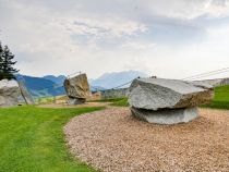 Hoch hinaus - Zwischen den mächtigen Granitblöcken gilt es, das Gleichgewicht zu halten. • © alpintreff.de - Christian Schön