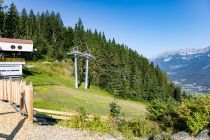 Aussicht ins Tal - Außerdem gibt es den aussichtsreichen Astbergsee und zum einkehren die Blattalm. • © alpintreff.de - Silke Schön