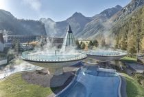 Aqua Dome - Längenfeld im Ötztal - Und das sind sie, die außergewöhnlichen Schalen. Es gibt eine Soleschale, eine Massageschale und eine Schwefelschale. • © Aqua Dome