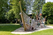 Die Kinder toben derweil auf dem Spielplatz. • © alpintreff.de - Christian Schön