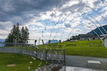 Wasserspiele - Einen großen Teil von Timoks Wilder Welt machen die Wasserspiel-Möglichkeiten aus.  • © alpintreff.de - Silke Schön