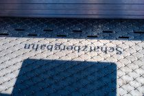Der Schriftzug der Schatzbergbahn hat Schatten geworfen...  • © alpintreff.de - Silke Schön