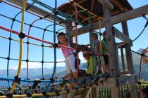 Sunny Mountain Erlebnispark - Kappl - Der große Spielplatz hält einige Herausforderungen bereit. • © TVB Paznaun-Ischgl