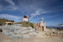 Kinderbergwerk - Fiss - Kinderbergwerk heißt der neu gestaltete Spielplatz auf dem Schönjoch an der Bergstation der Schönjochbahn. Auch hier hat man sich wieder viel Mühe gemacht, das Thema in eine Märchen- und Sagenwelt für Kinder einzupacken.  • © Fisser Bergbahnen, Andreas Kirschner