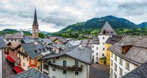 Museum - Kitzbühel - Von der Dachterrasse des Museums eröffnet sich ein einmaliger Blick auf Kitzbühels Dachlandschaft und Bergwelt. • © Lazzari, Kitzbühel